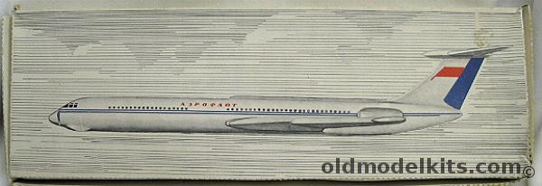 Yunyj Tyechinik 1/125 Ilyushin Il-62 Aeroflot plastic model kit